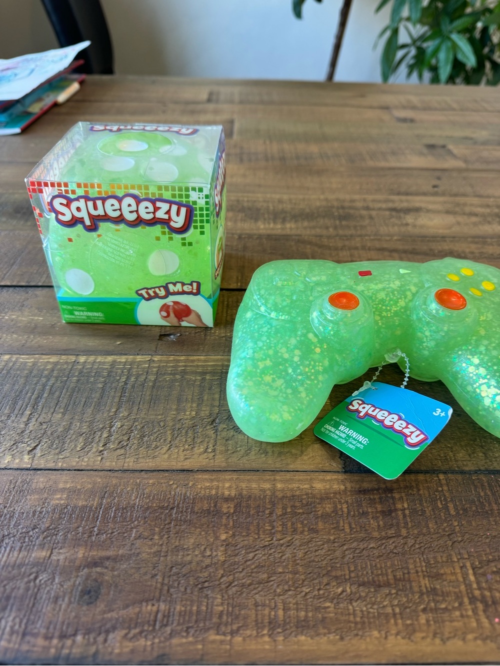 Squeeezy Fidget Toy Controller & Dice -Green Bundle